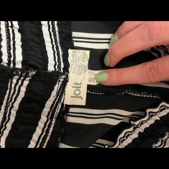 Black and White Striped Flowy Pants - Picture 3 of 3